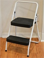 Cosco 2-Step Ladder