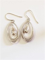 Silver Earrings With Center Drop   A