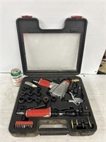 Husky air tool set appears to have all pieces