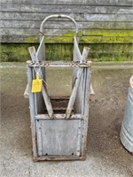 SMALL CALF CHUTE