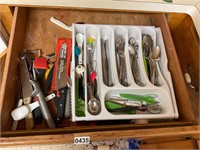 Drawer Flatware and kitchen utensils