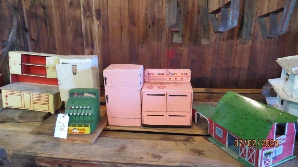 Vintage Childs Toy Kitchen Items