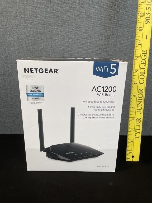 NEW Netgear WiFi 5 AC 1200