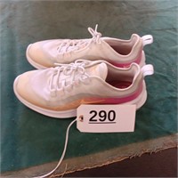 Nike AirMax White Size 8