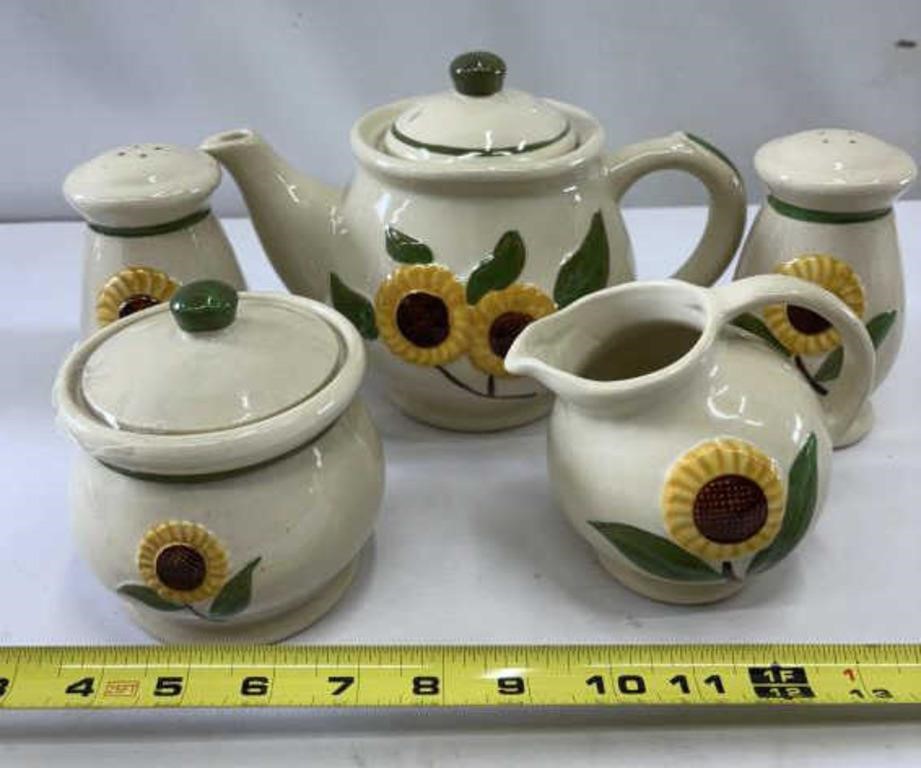 Vintage Shawnee teapot yellow daisy with salt and