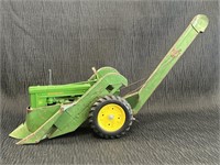 John Deere Die-Cast Tractor w/corn picker