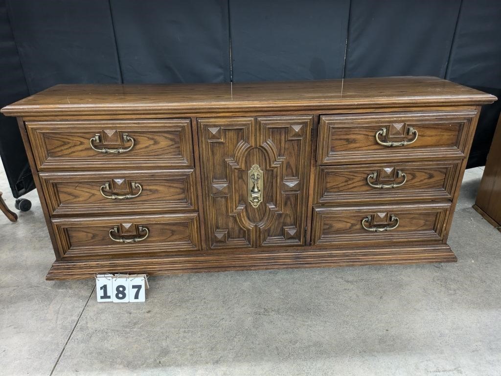 9 Drawer Dresser