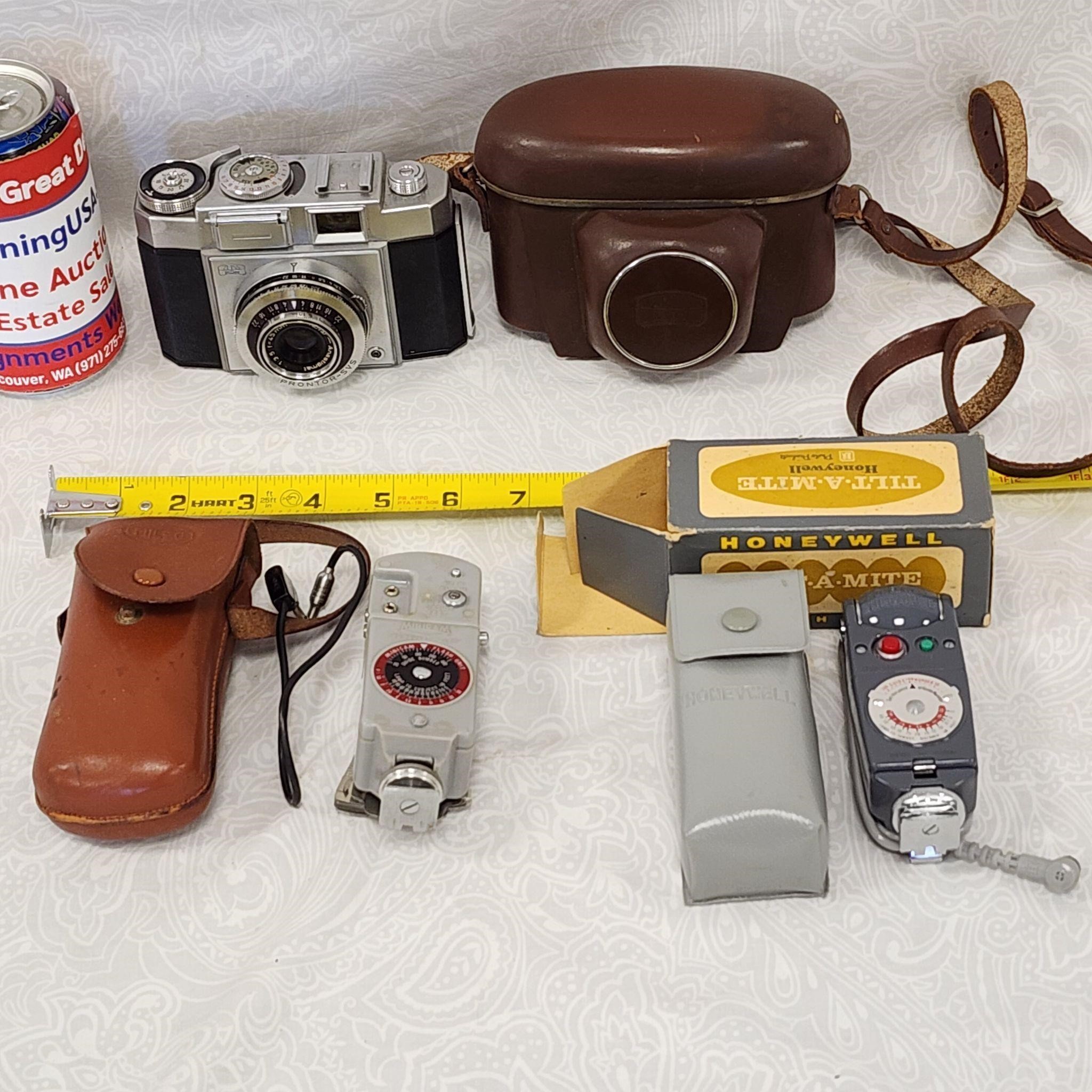 Vintage Zeiss Ikon Camera Honeywell & Mil-O Flash