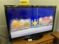 SHARP AQUOS 60" LCD LIQUID CRYSTAL SMART TV