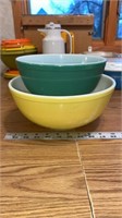 Vintage Pyrex Mixing Bowl Set of 2