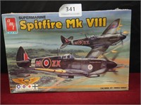 AMT Supermarine Spitfire MK V111 1/48 Model Kit