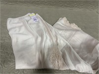 womens large satin skirt