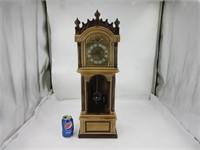 Grande horloge à pendule en céramique