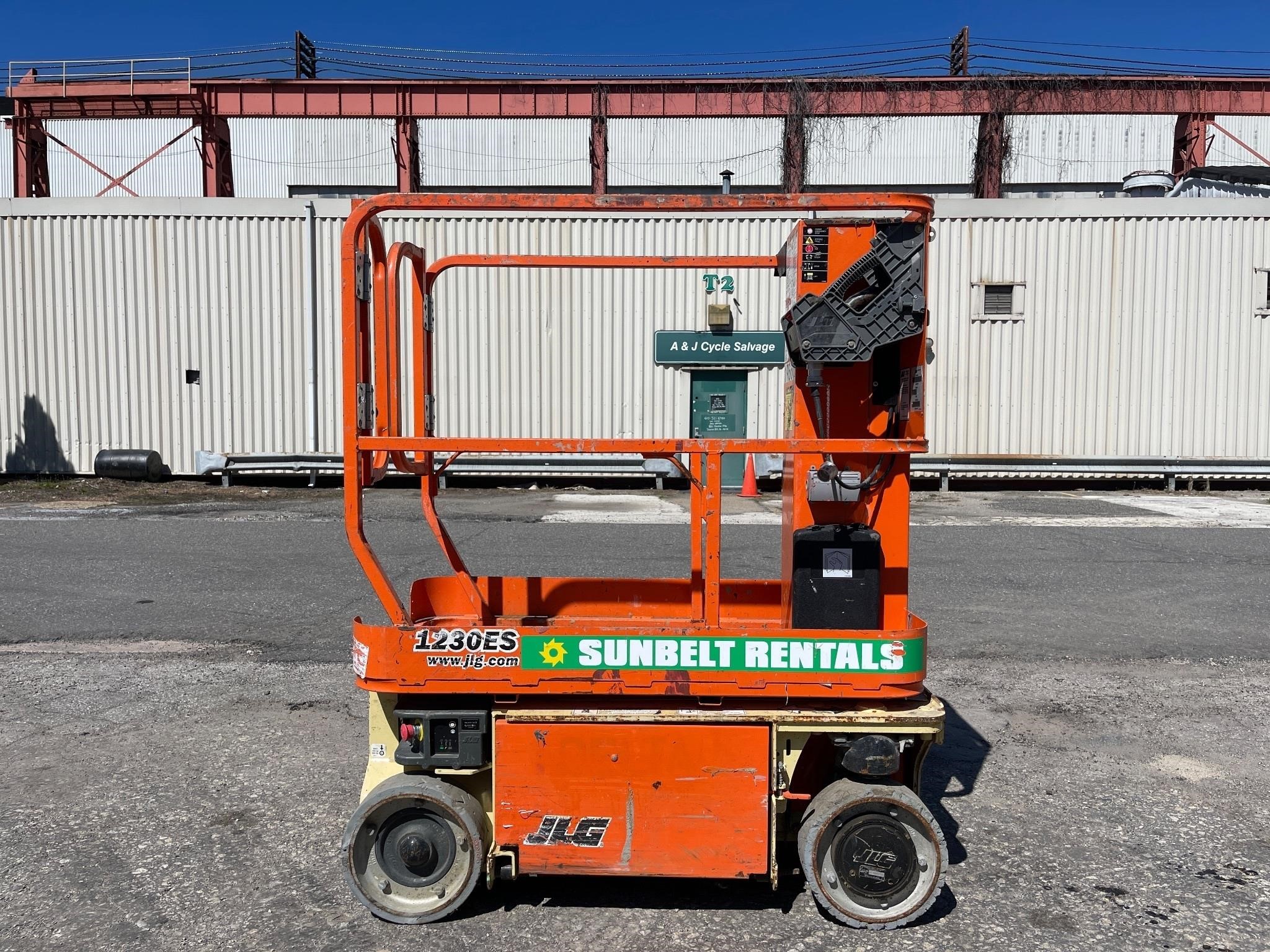 2017 JLG 1230ES 12ft Scissor Lift