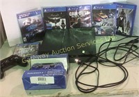 PlayStation 4 500GB, 2 Wireless Controllers...
