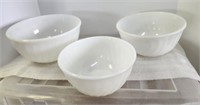 Fire King White Mixing Bowl Set