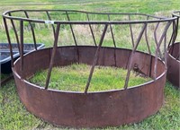 Round Bale Feeder.  Important note: The closing
