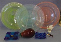 Quantity of assorted art glass