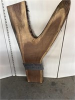 Slab of wood: walnut, Y-shape, 20“ x 34“ x 1.5“