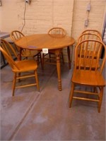 41" Round Oak Table, 6 Bentwood Oak Chairs