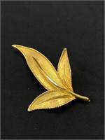 Vintage Gold Tone Leaf Brooch