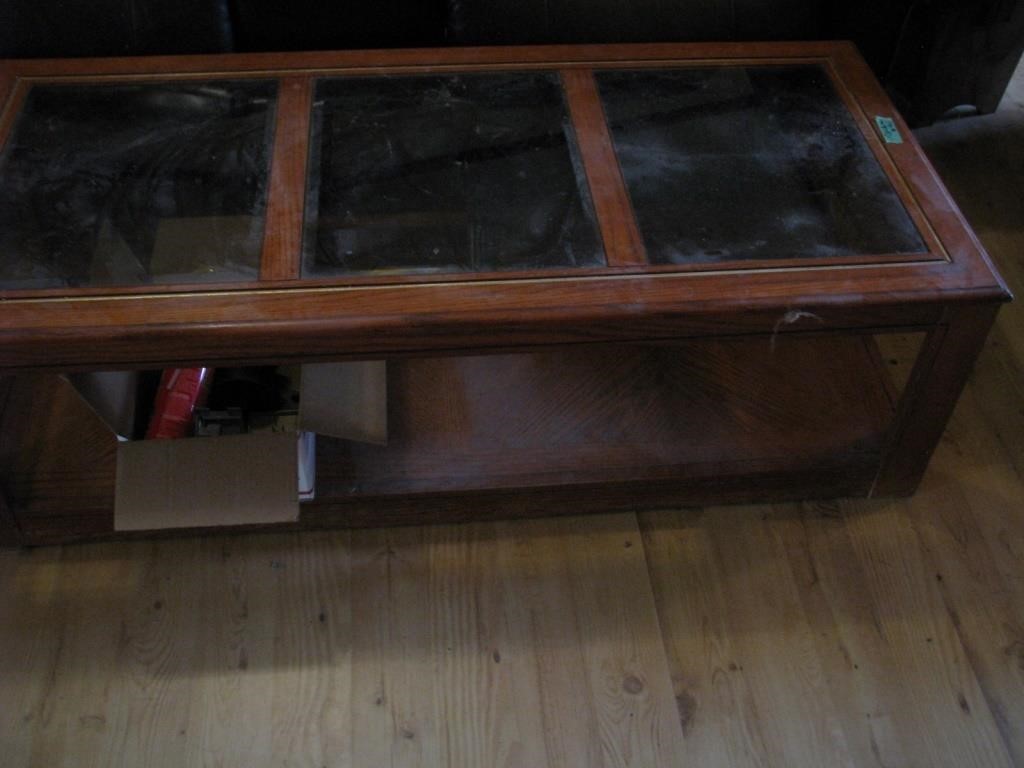 4ft Glasstop/Oak coffee table