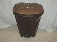 Lg Kitchen & 6 Small Trash Cans. Lg Brown is 24" T
