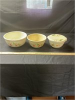 Lincoln Overware bowls, one with lid.