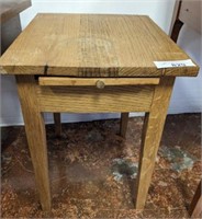 SMALL OAK SIDE TABLE WITH WRITING DRAWER