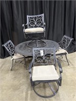 OUTSTANDING QUALITY PATIO TABLE WITH 4 CHAIRS