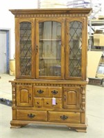Broyhill 2-Pc Lighted Hutch
