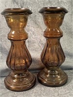 (G) pair of amber vases.