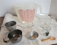 Plastic & metal Measuring Cups