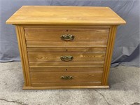 3 Drawer Night Stand