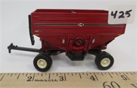 J&M 680/760 gravity feed wagon