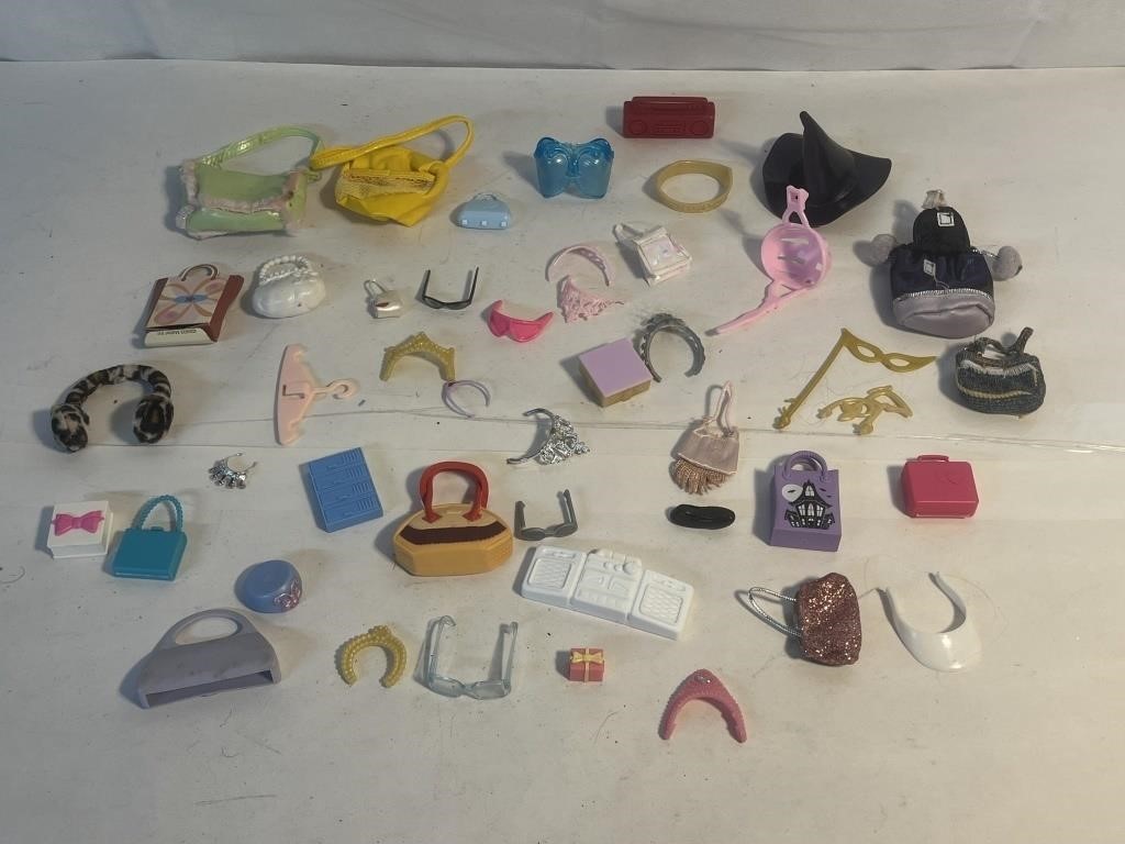 MIXED LOT OF BARBIE STYLE ACCESSORIES