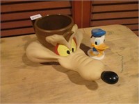Donald duck toy, Willy coyote mug