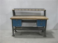 5'x 28"x 47.5" Work Bench Top Is Wobbly See Info