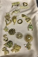 JEWELRY / BROOCHES - PINS LOT