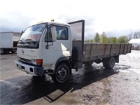 1998 Nissan UD1400 18' Flat Bed S/A