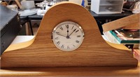Solid Wood VTG Mantle Clock Quartz