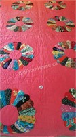 SCRAPPY DRESDEN PLATE QUILT