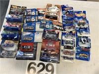 Hot Wheels - 29 - 1 Von Dutch - some Nascar