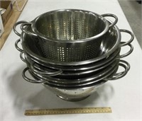 7 stainless colanders