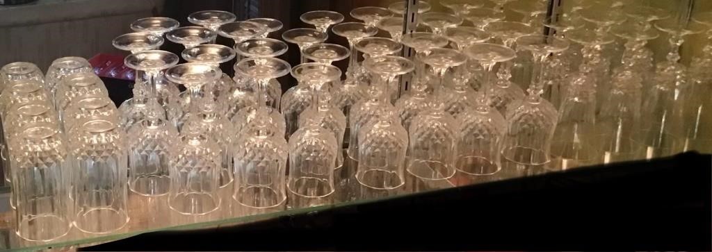 LOT OF CRYSTAL DRINK GLASSES