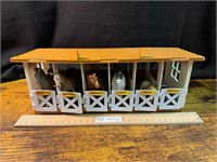 VINTAGE TOY HORSE BARN WITH HORSES