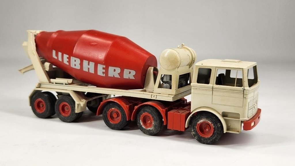 VINTAGE & MODERN TRACTOR / CONSTRUCTION TOY AUCTION