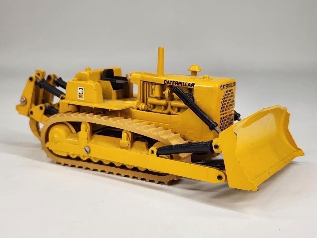 VINTAGE & MODERN TRACTOR / CONSTRUCTION TOY AUCTION