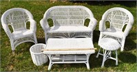 WICKER PATIO/GARDEN SET - CONDITION AS SHOWN