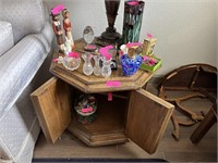 PAIR OF MATCHED OCTAGONAL END TABLES W CABINETS
